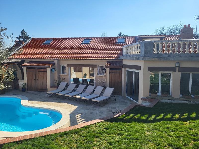 Maison contemporaine - 146 m² - 8 pièces