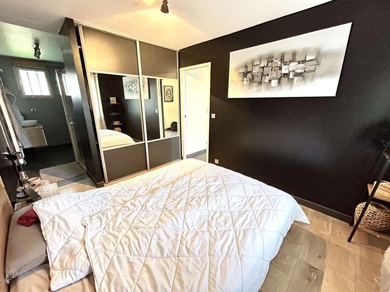 Maison traditionnelle - 130 m² - 8 pièces