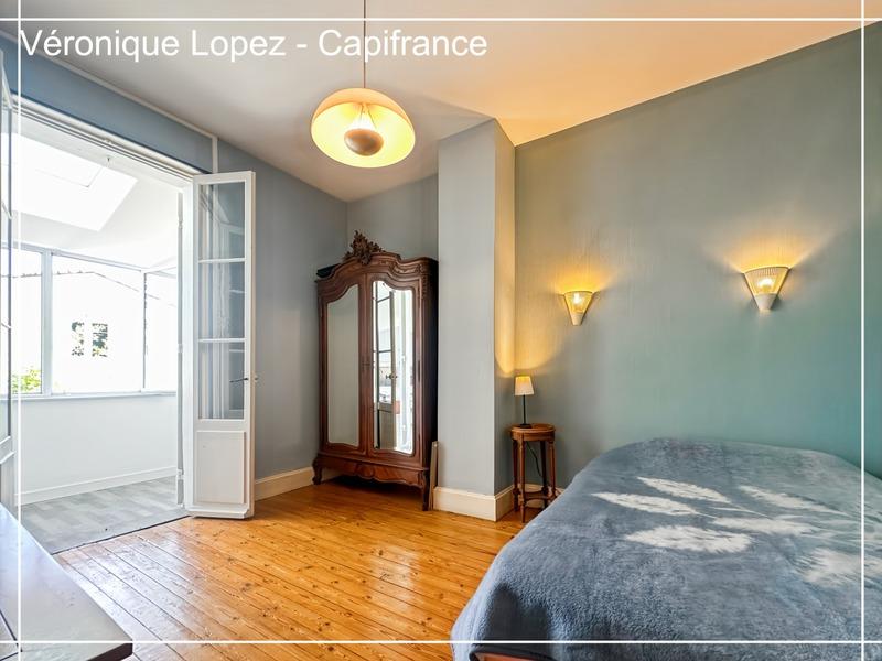 Maison - 252 m² - 10 pièces