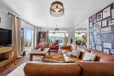 Villa - 360 m² - 10 pièces