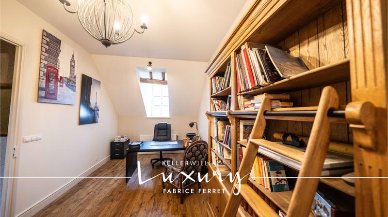 Maison - 465 m² - 14 pièces