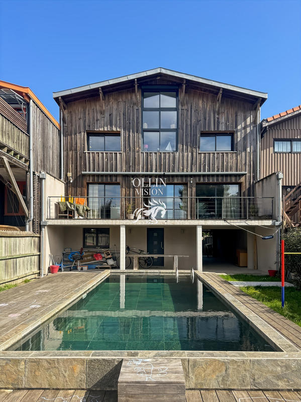 Villa - 200 m² - 6 pièces