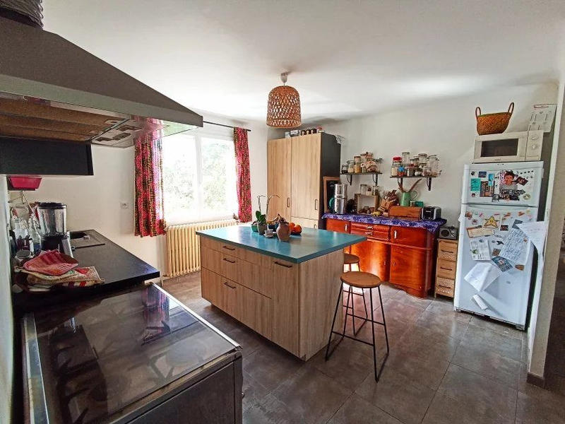 Maison - 214 m² - 9 pièces