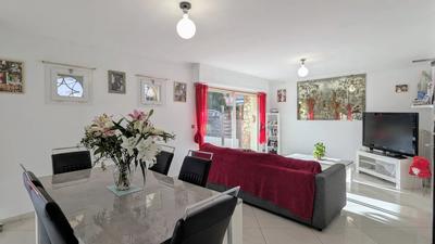 Appartement - 180 m² - 5 pièces