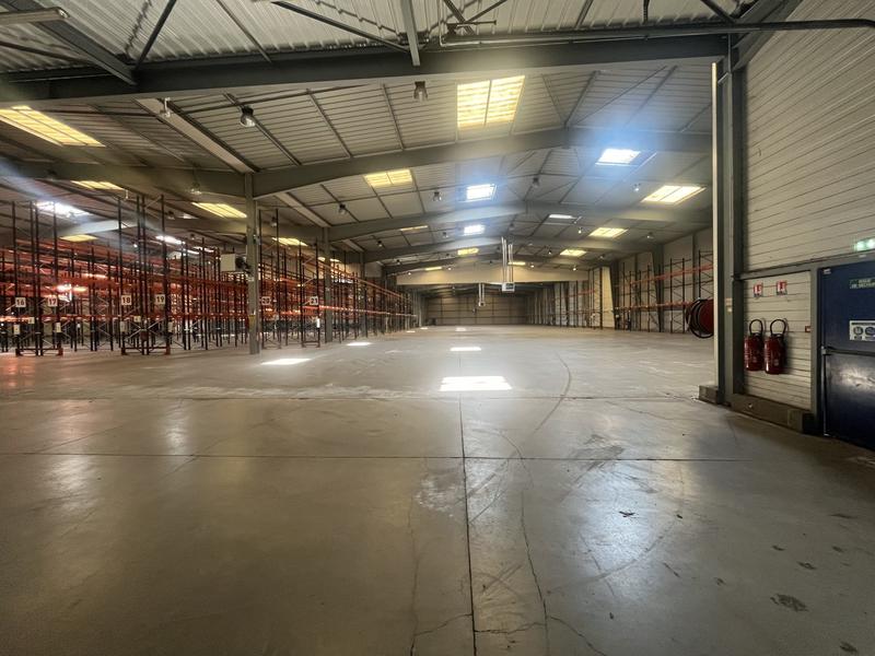 Local d'activités - 6 700 m²
