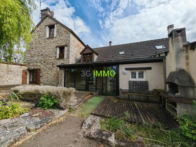 Maison - 217 m² - 8 pièces