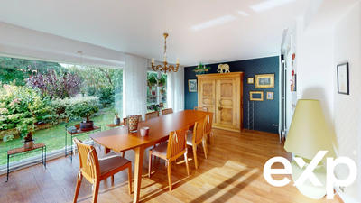 Maison - 296 m² - 10 pièces