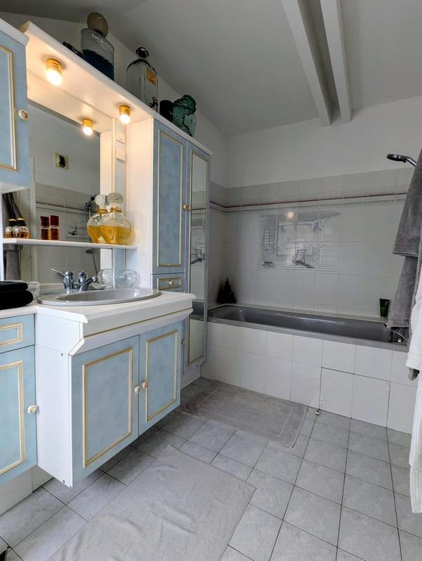 Duplex - 198 m² - 5 pièces