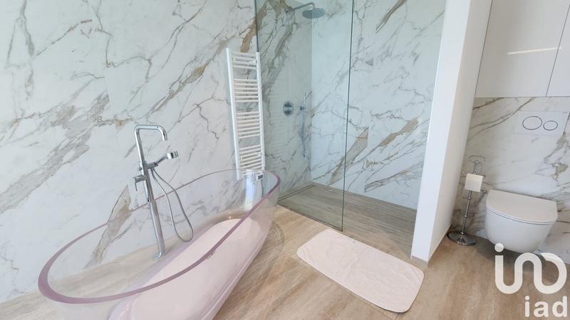 Maison de maîtres - 310 m² - 9 pièces