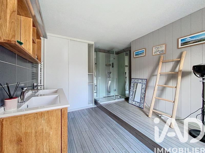 Maison - 240 m² - 9 pièces