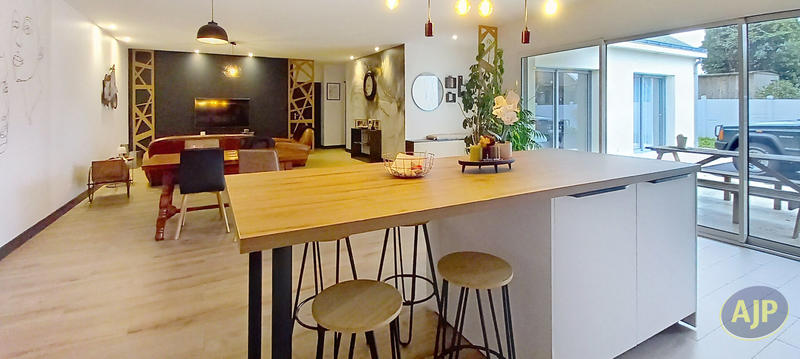 Maison - 155 m² - 6 pièces