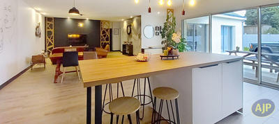 Maison - 155 m² - 6 pièces