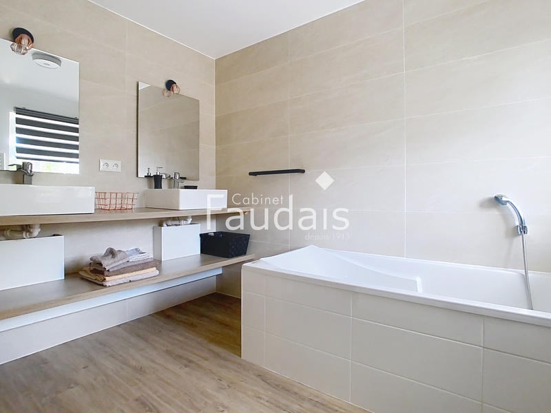 Maison de village - 100 m² - 5 pièces