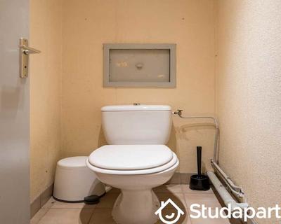 Chambre - 90 m² - 1 pièce