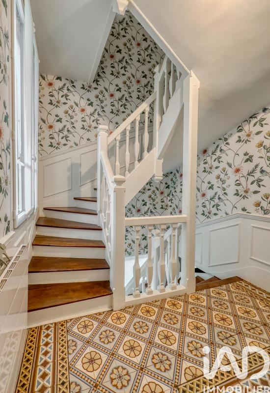 Maison - 225 m² - 8 pièces