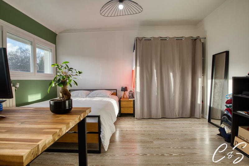 Maison - 181 m² - 6 pièces