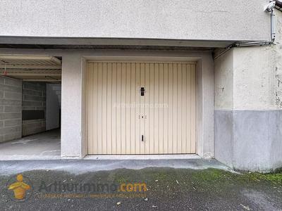 Parking / Garage - 12 m²