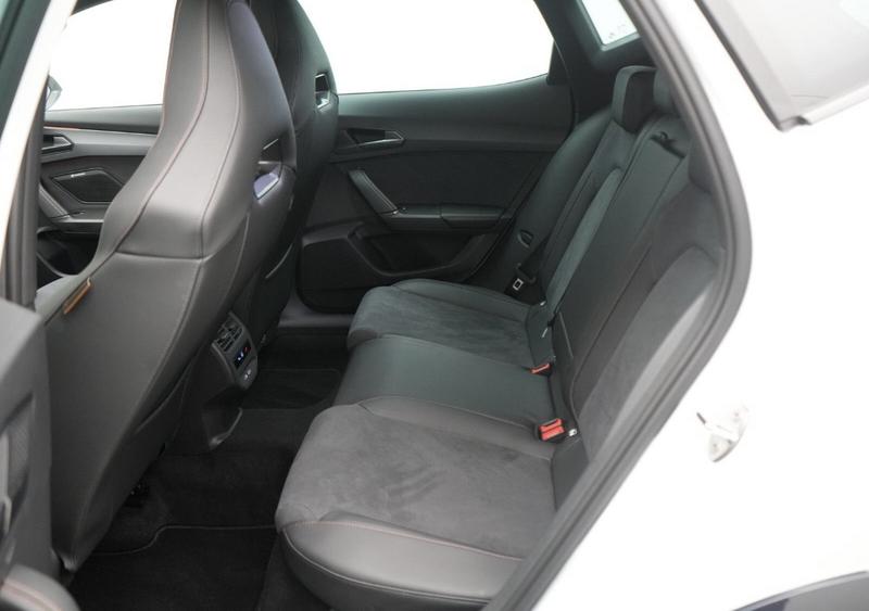 Cupra Formentor Vz 272 Hybride Rechargeable / Matrix Led Attache Remorque Regulateur de Distance Sennheiser Coffre Elec Sieges