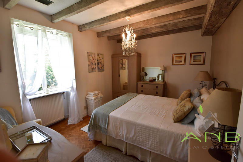 Maison - 157 m² - 8 pièces