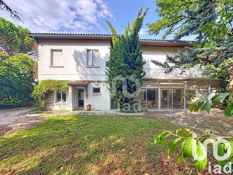 Maison - 300 m² - 9 pièces