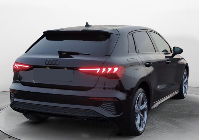 Audi A3 sportback 45 TFSIe s-Line 245 Hybride Rechargeable / Regulateur de Distance Prédisposition Attelage Capteur Angle Mort Keyless