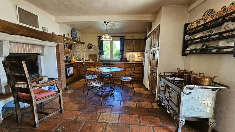 Maison - 223 m² - 9 pièces