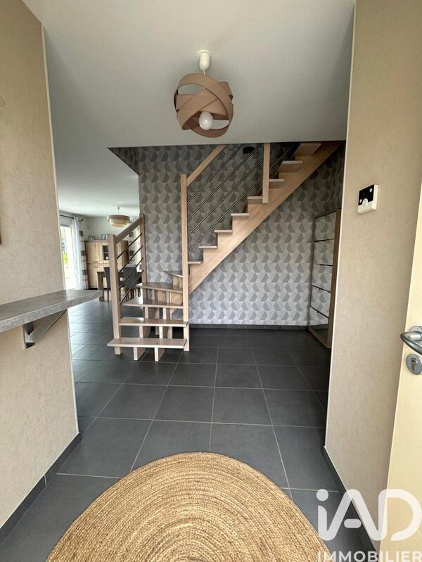 Maison - 200 m² - 9 pièces