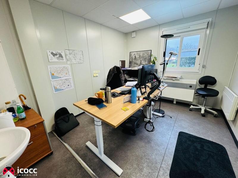 Local commercial - 139 m² - 8 pièces