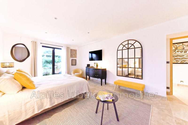 Propriété - 250 m² - 6 pièces