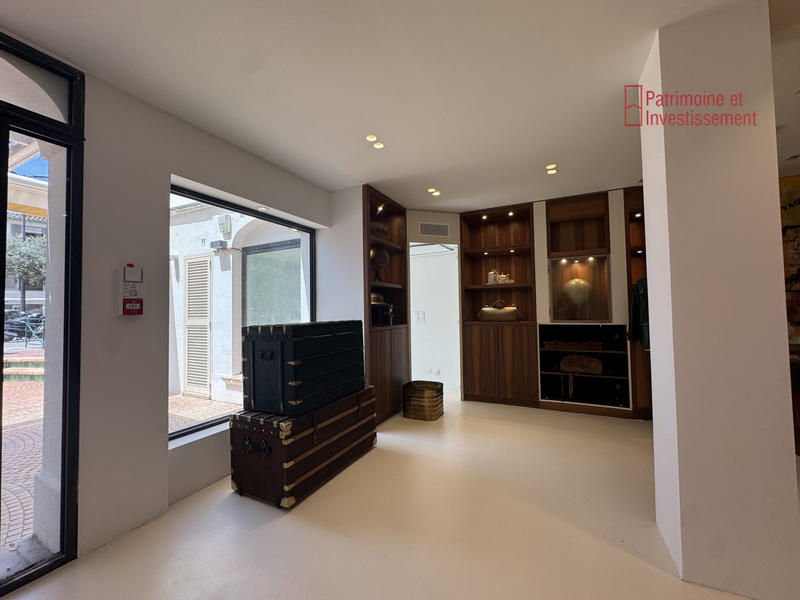 Fonds de commerce - Local commercial - 117 m²