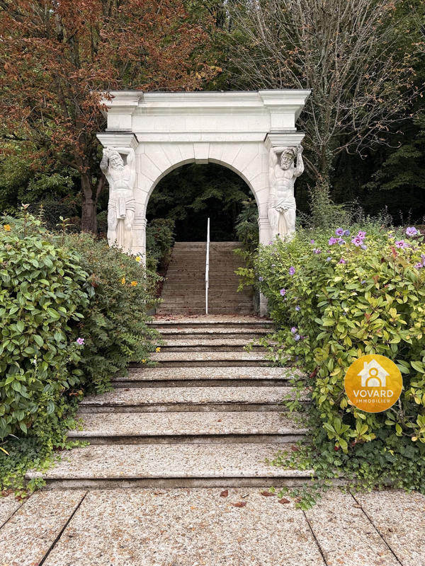 Appartement - 98 m² - 5 pièces