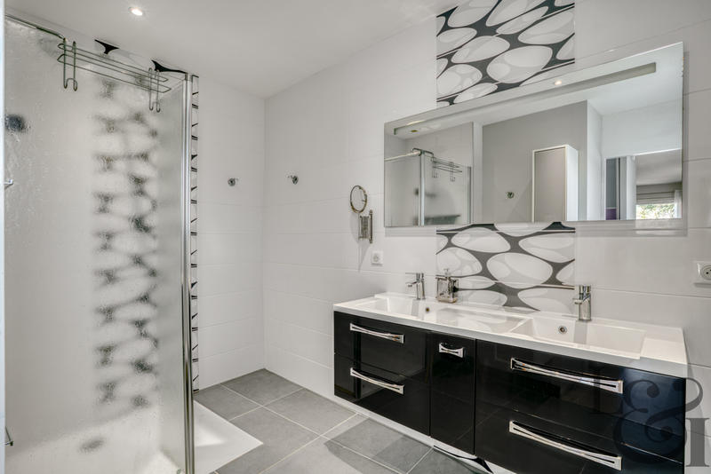 Maison - 190 m² - 8 pièces