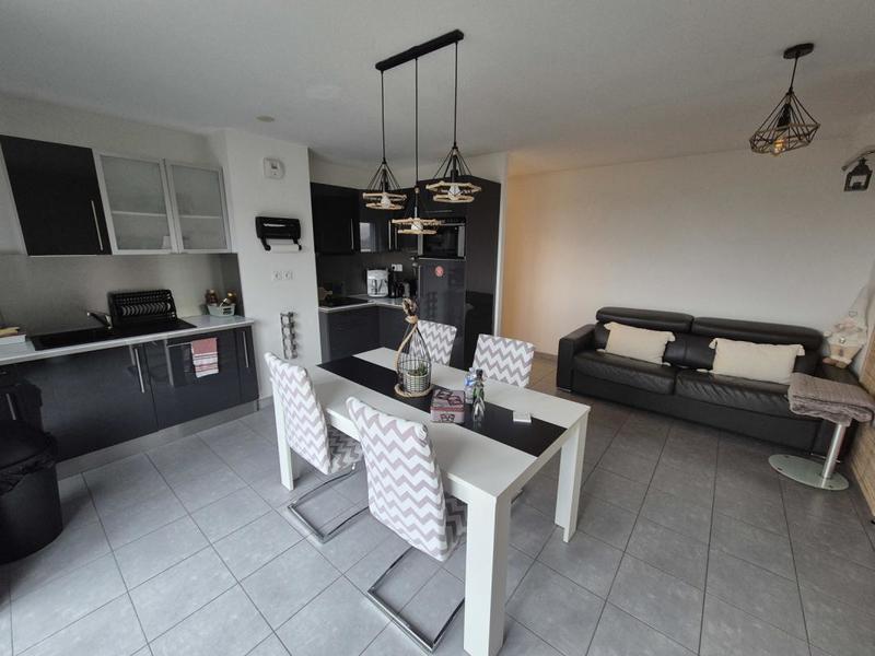 Studio - 48 m² - 1 pièce