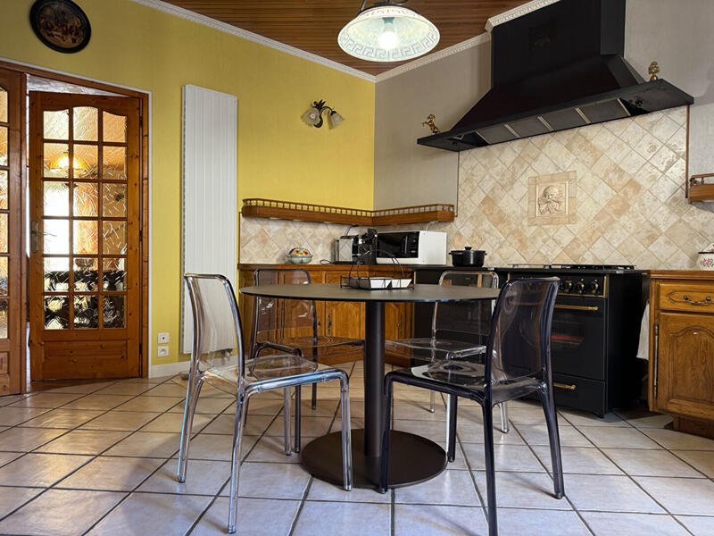 Maison - 186 m² - 6 pièces