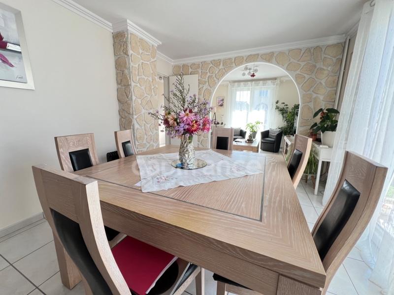 Maison - 97 m² - 5 pièces