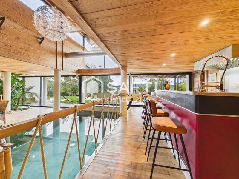 Maison - 231 m² - 5 pièces