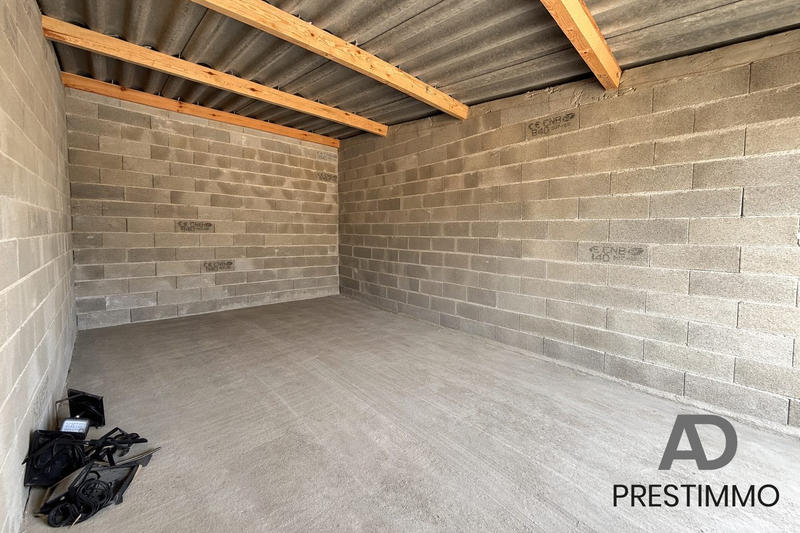 Parking / Garage - 20 m²