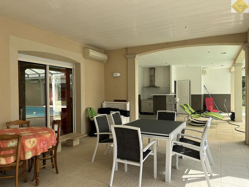 Villa - 215 m² - 8 pièces