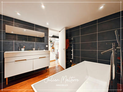 Loft - 165 m² - 7 pièces