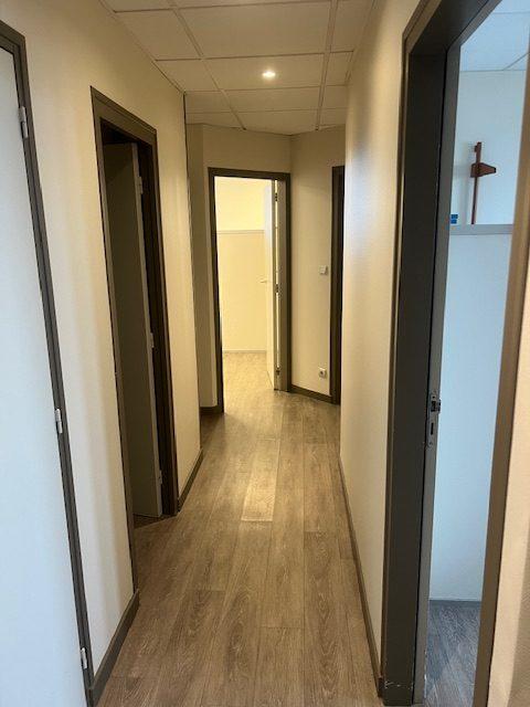 Bureau - 130 m² - 7 pièces