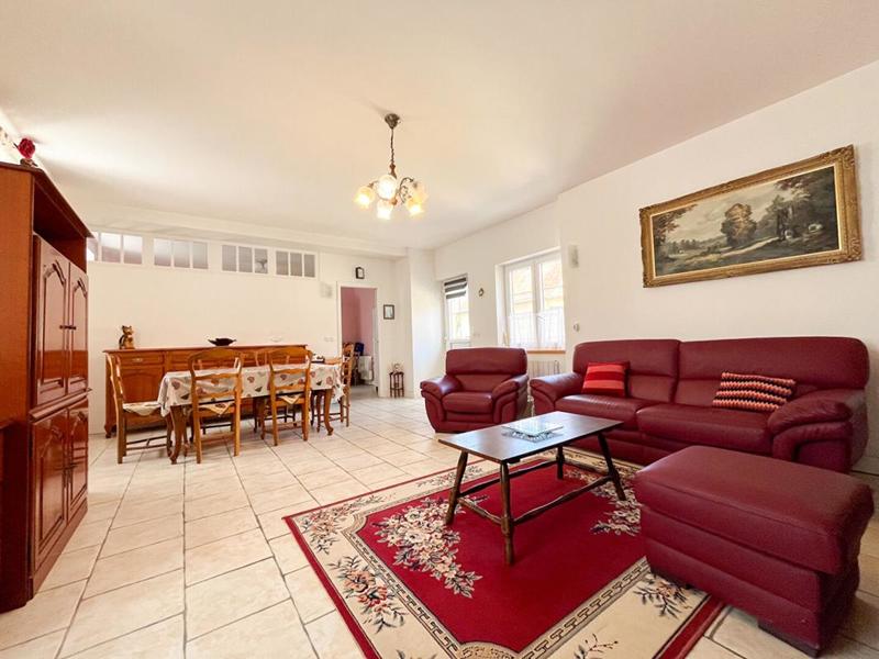 Maison - 92 m² - 5 pièces