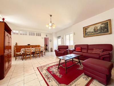 Maison - 92 m² - 5 pièces