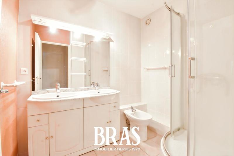 Appartement - 102 m² - 5 pièces