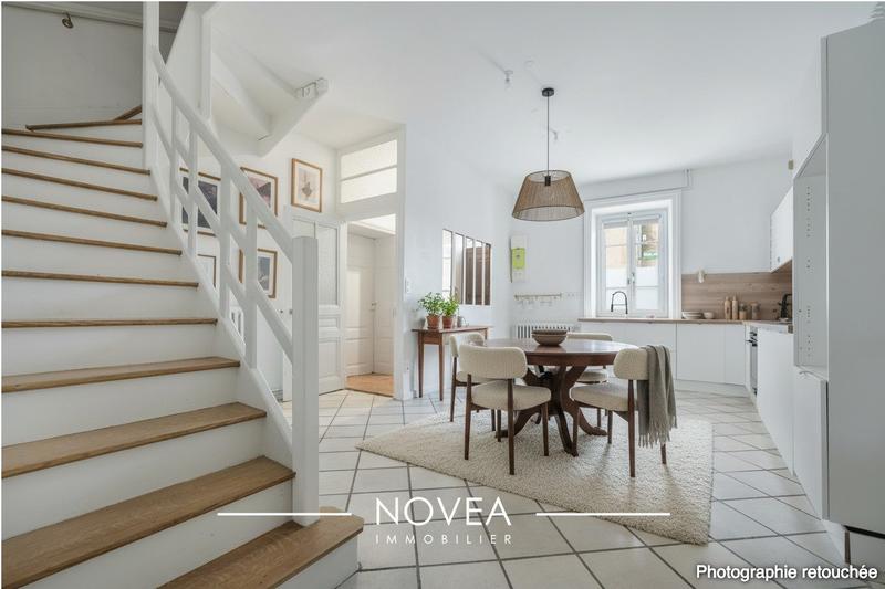 Maison ancienne - 298 m² - 8 pièces