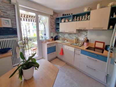 Appartement - 93 m² - 5 pièces
