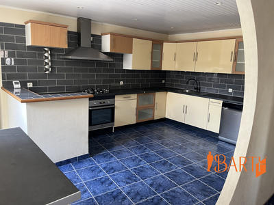 Maison traditionnelle - 225 m² - 7 pièces