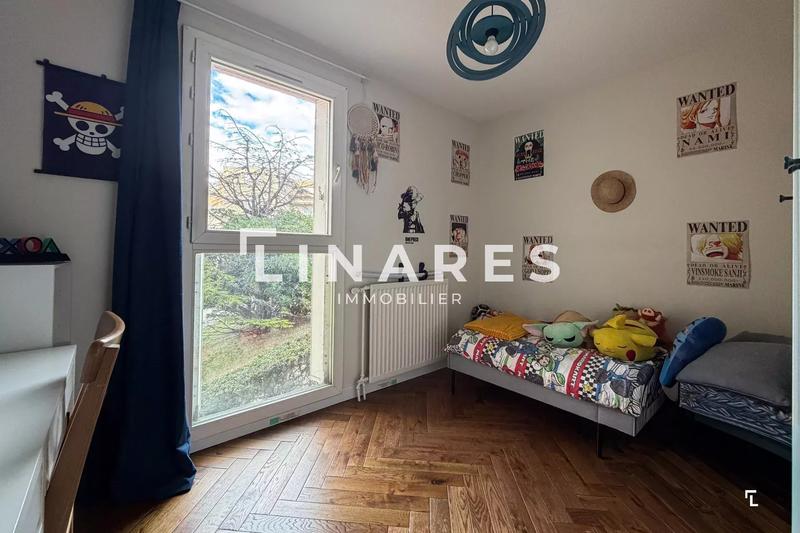 Appartement - 90 m² - 4 pièces