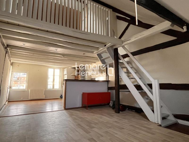 Studio - 40 m² - 2 pièces