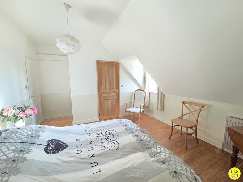 Maison - 327 m² - 10 pièces