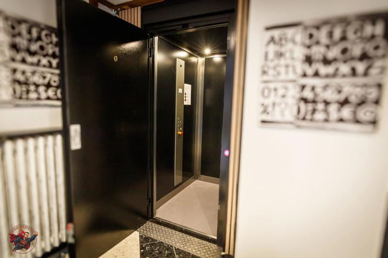 Local commercial - 805 m² - 20 pièces